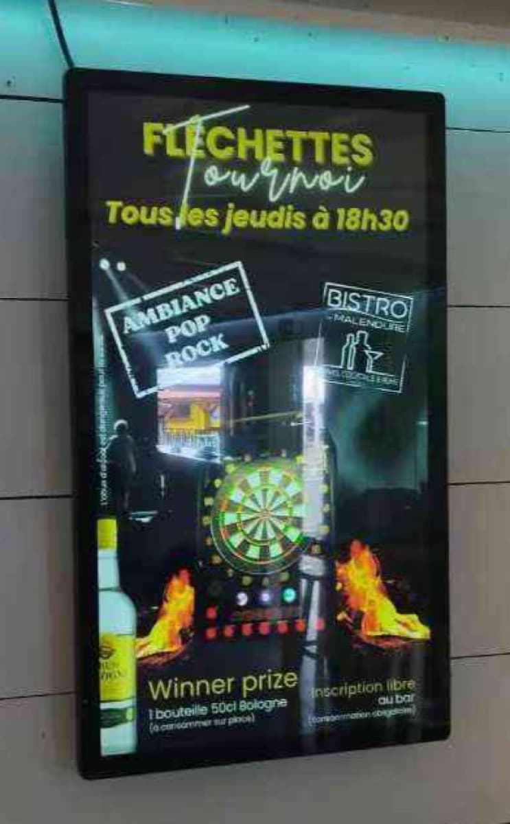 Wall-mounted LCD Digital Signage